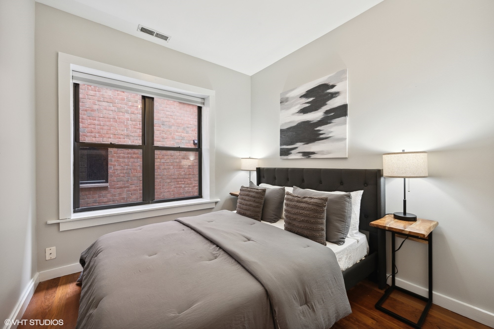 1253 W Roscoe Street Unit: 1