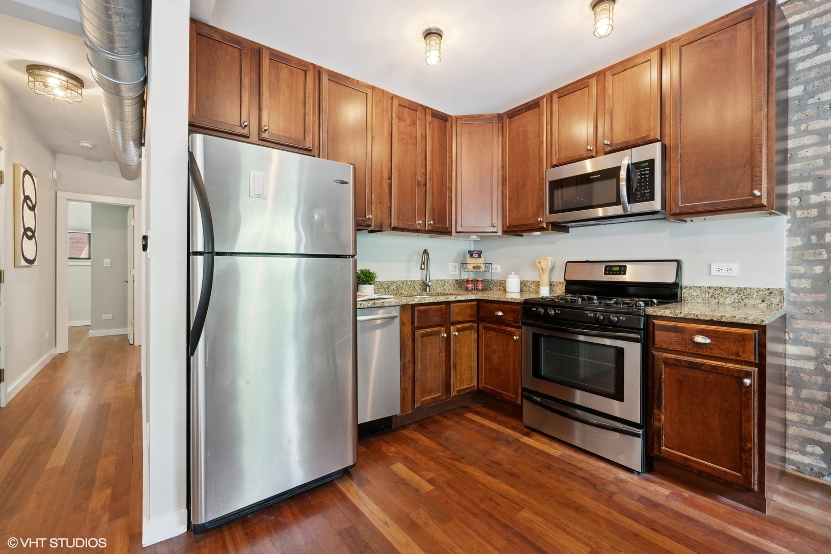 1253 W Roscoe Street Unit: 1