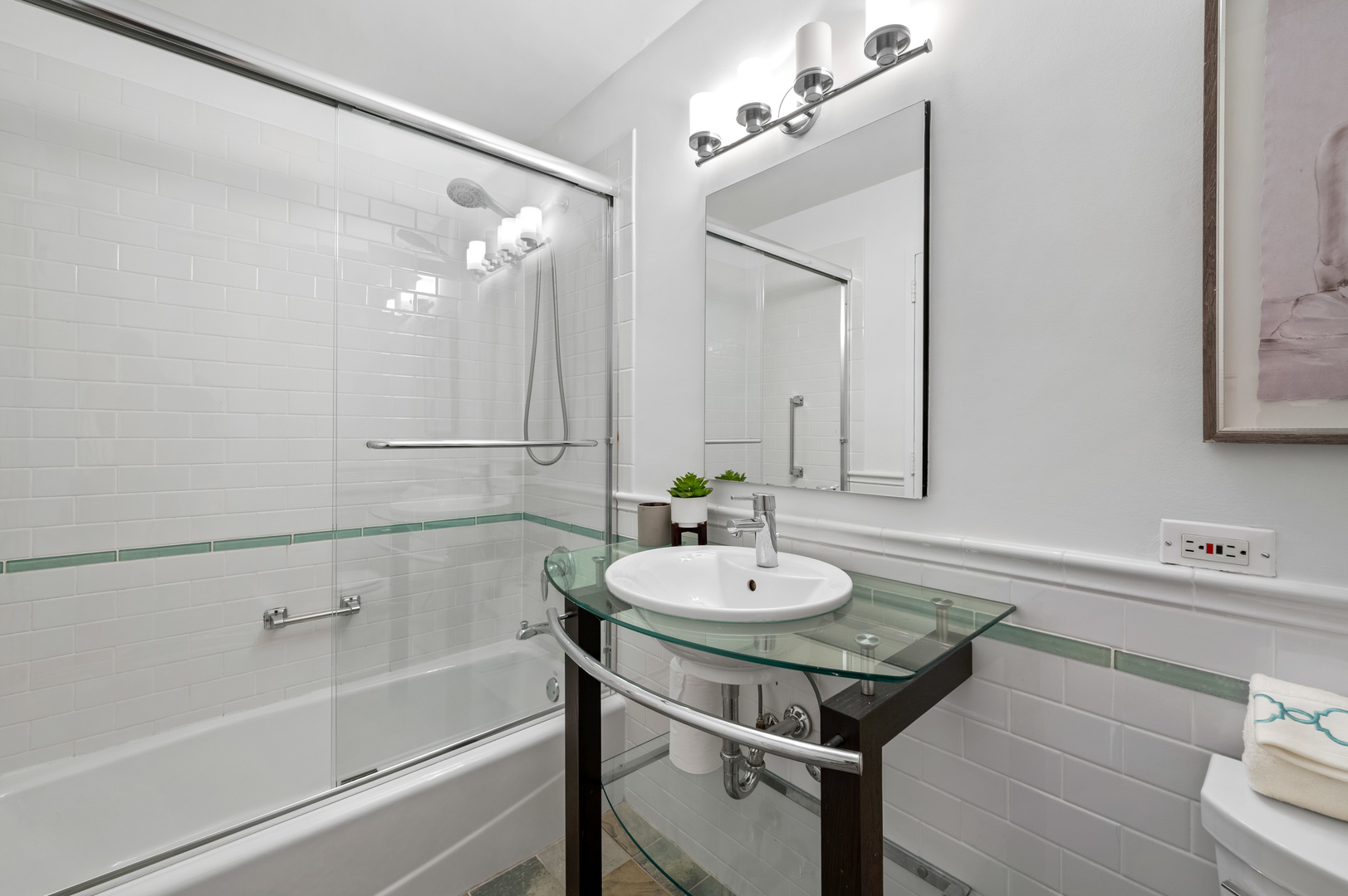 1 E Schiller Street Unit: 10D