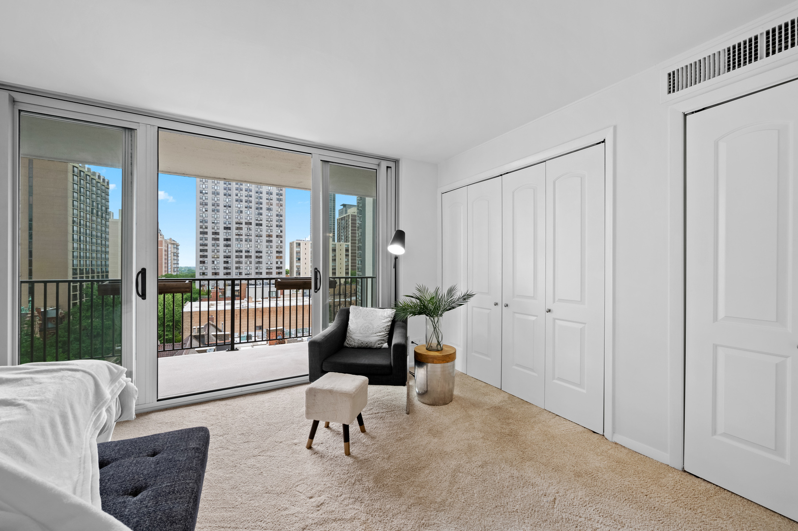 1 E Schiller Street Unit: 10D