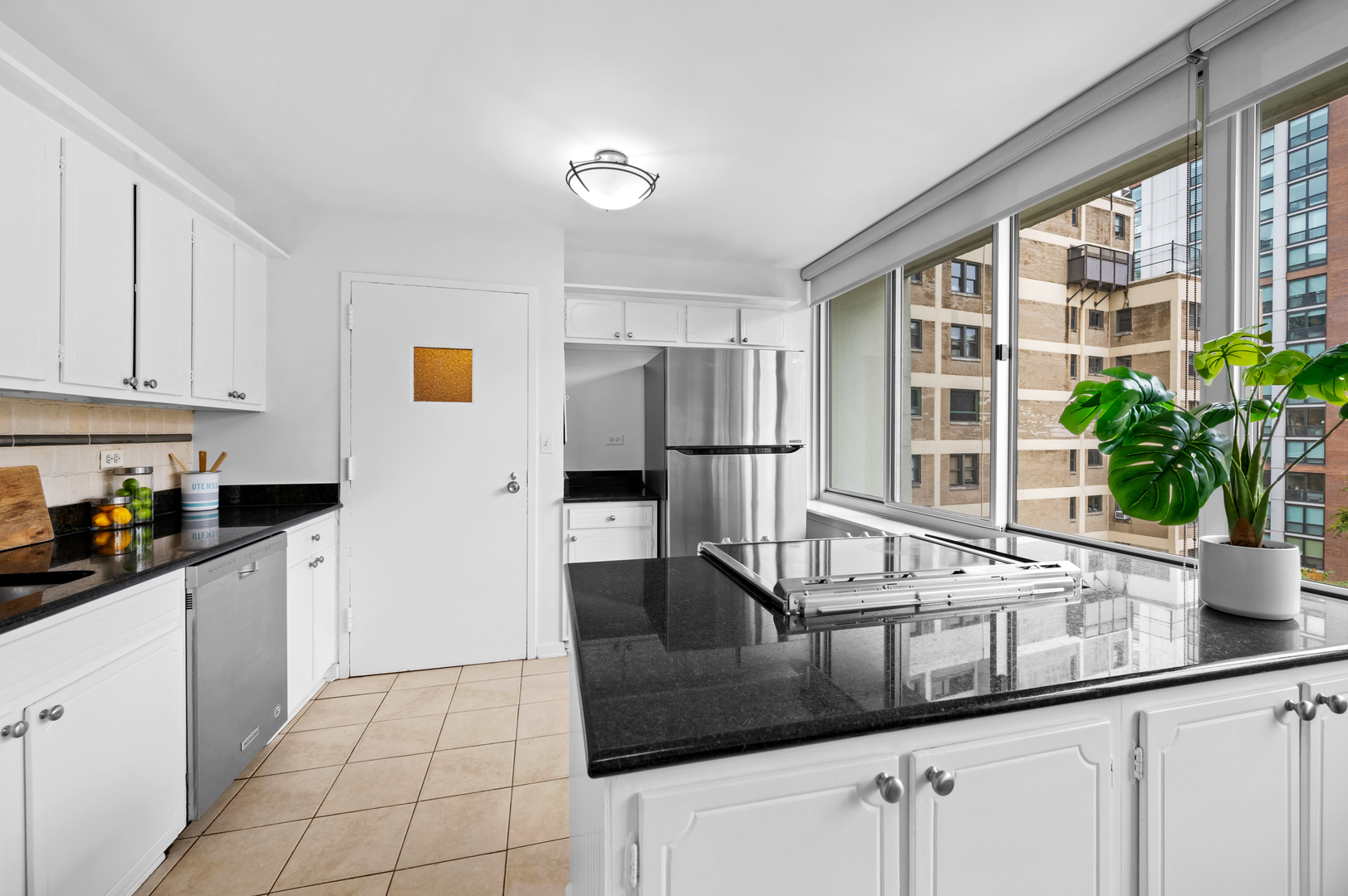 1 E Schiller Street Unit: 10D