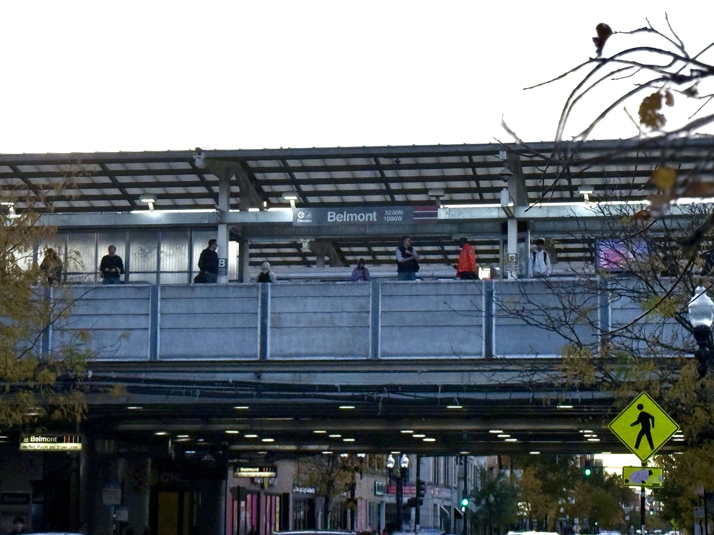 709 W Roscoe Street Unit: 1R