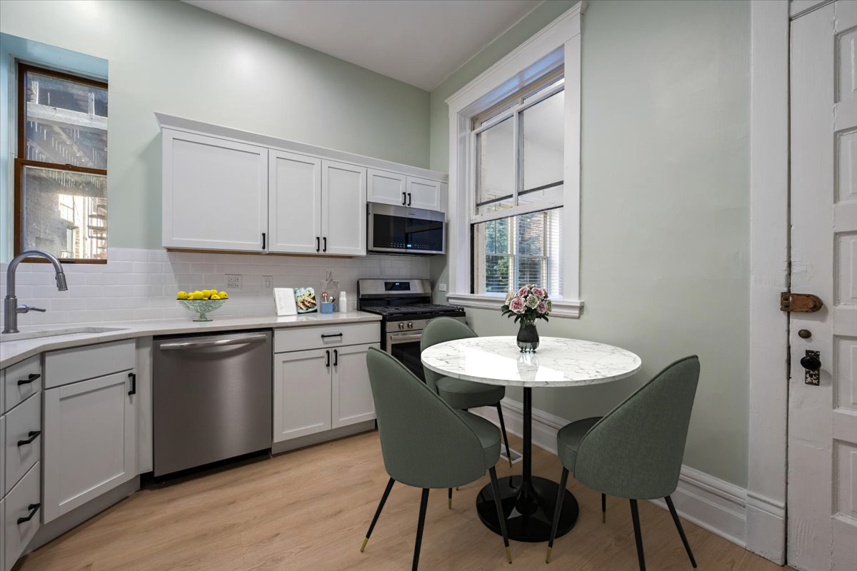 709 W Roscoe Street Unit: 1R