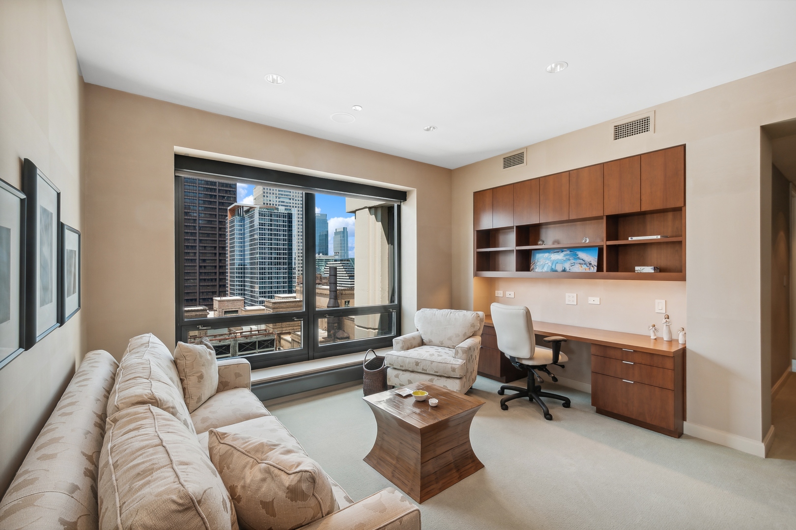 130 N Garland Court Unit: 2711-12