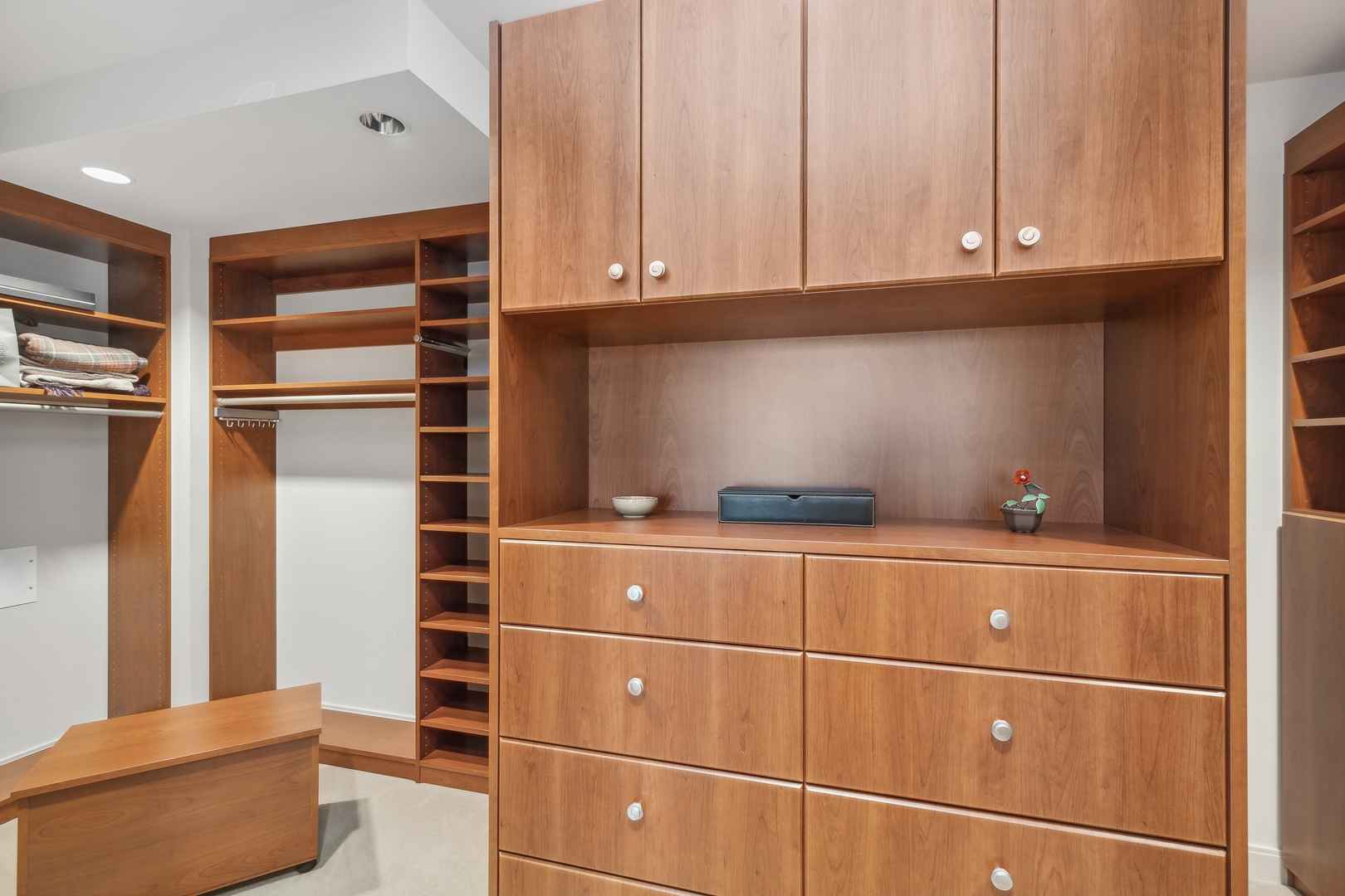 130 N Garland Court Unit: 2711-12