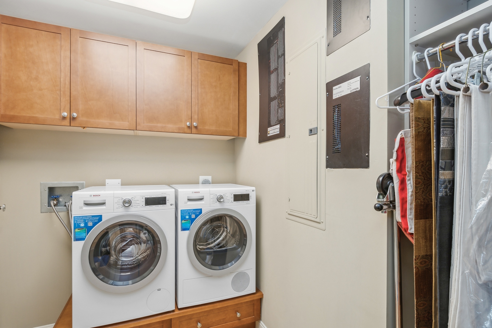 130 N Garland Court Unit: 2711-12