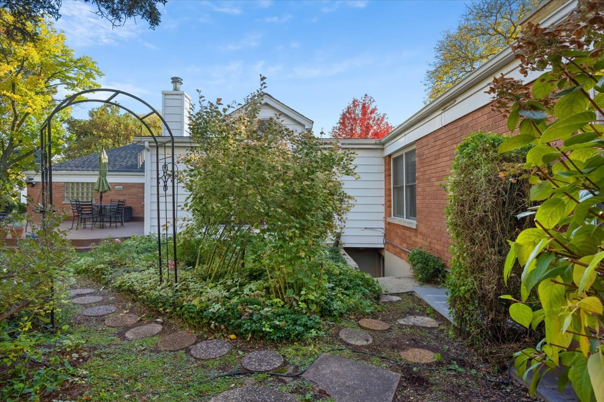 4541 Middaugh Avenue