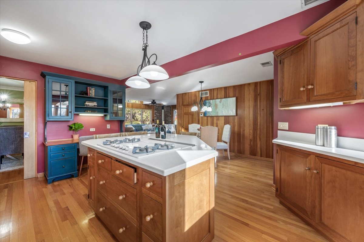 4541 Middaugh Avenue