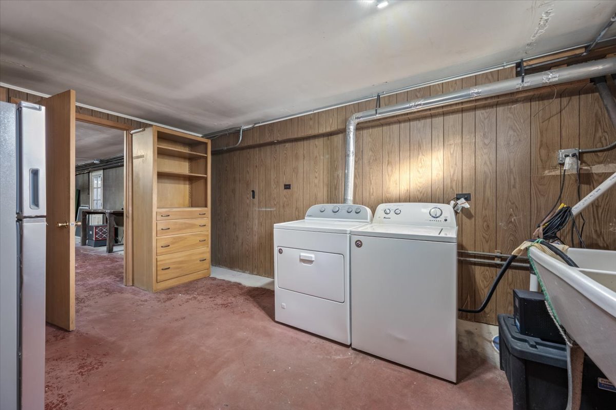 4541 Middaugh Avenue