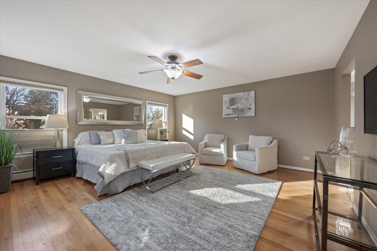 4541 Middaugh Avenue