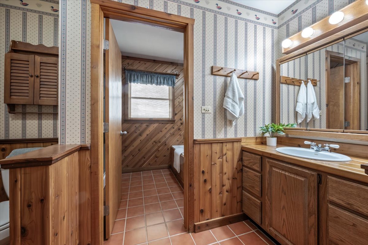 4541 Middaugh Avenue