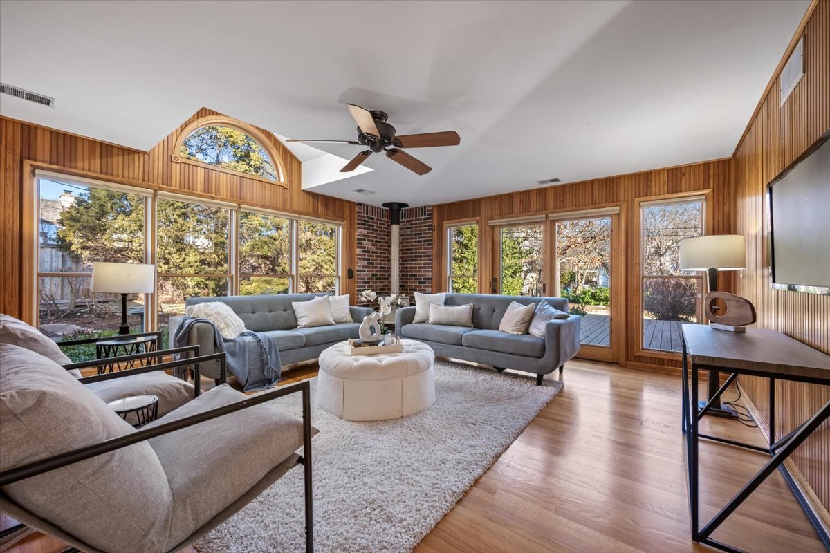 4541 Middaugh Avenue