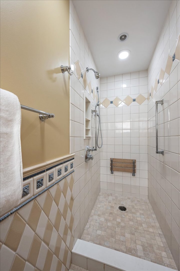 4541 Middaugh Avenue