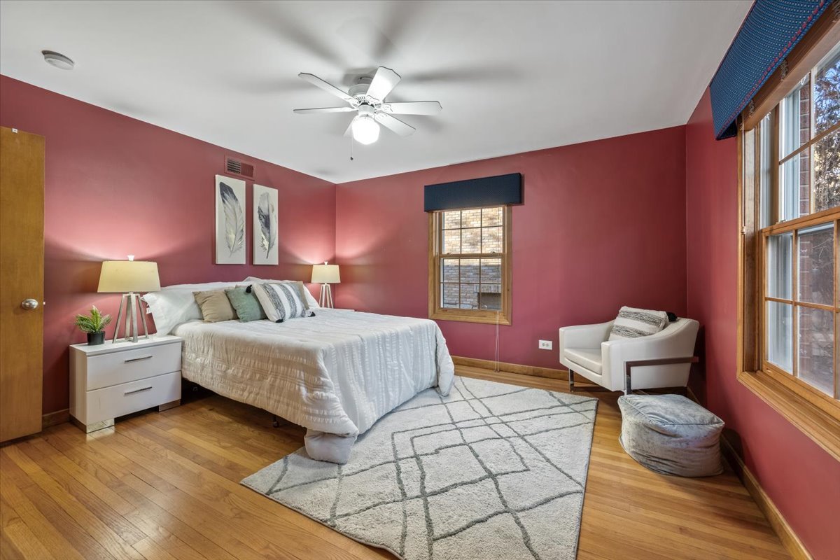 4541 Middaugh Avenue