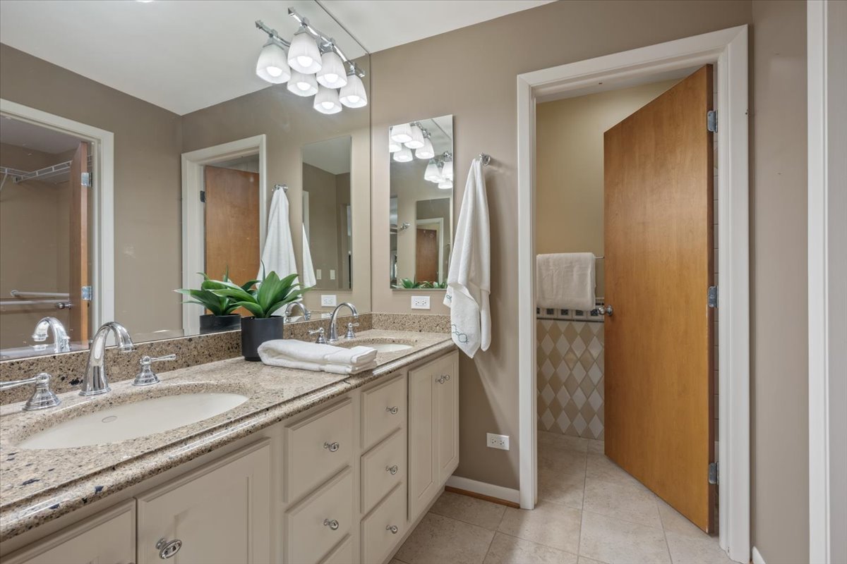 4541 Middaugh Avenue