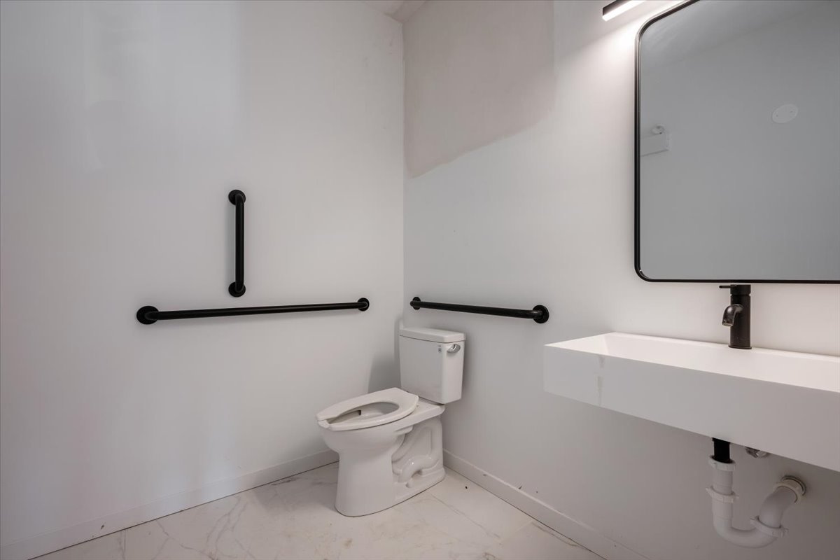 2442 W Division Street Unit: 1