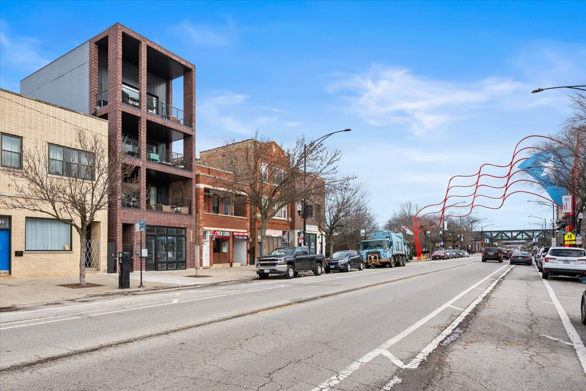 2442 W Division Street Unit: 1