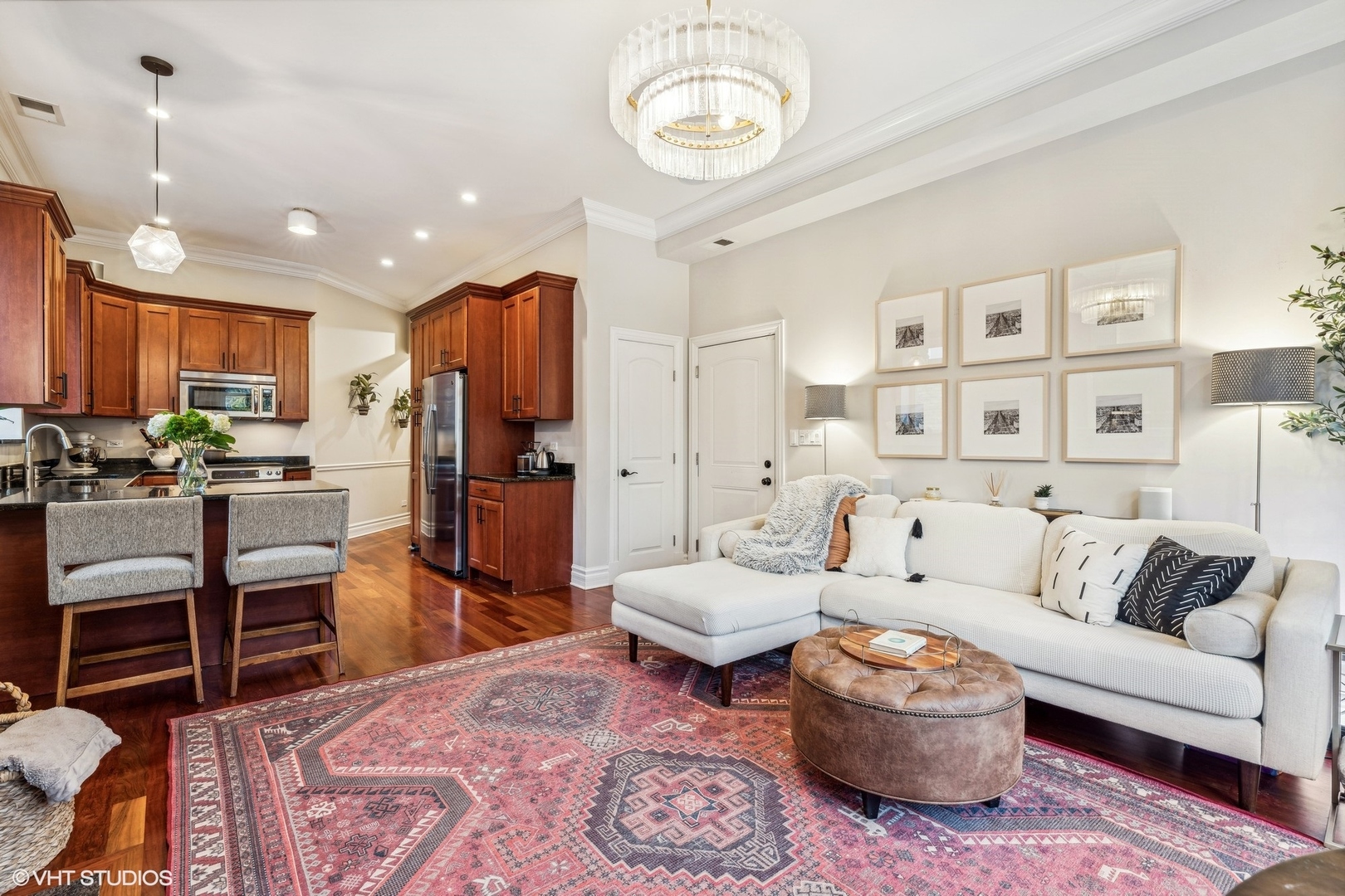 1713 W Leland Avenue Unit: 2
