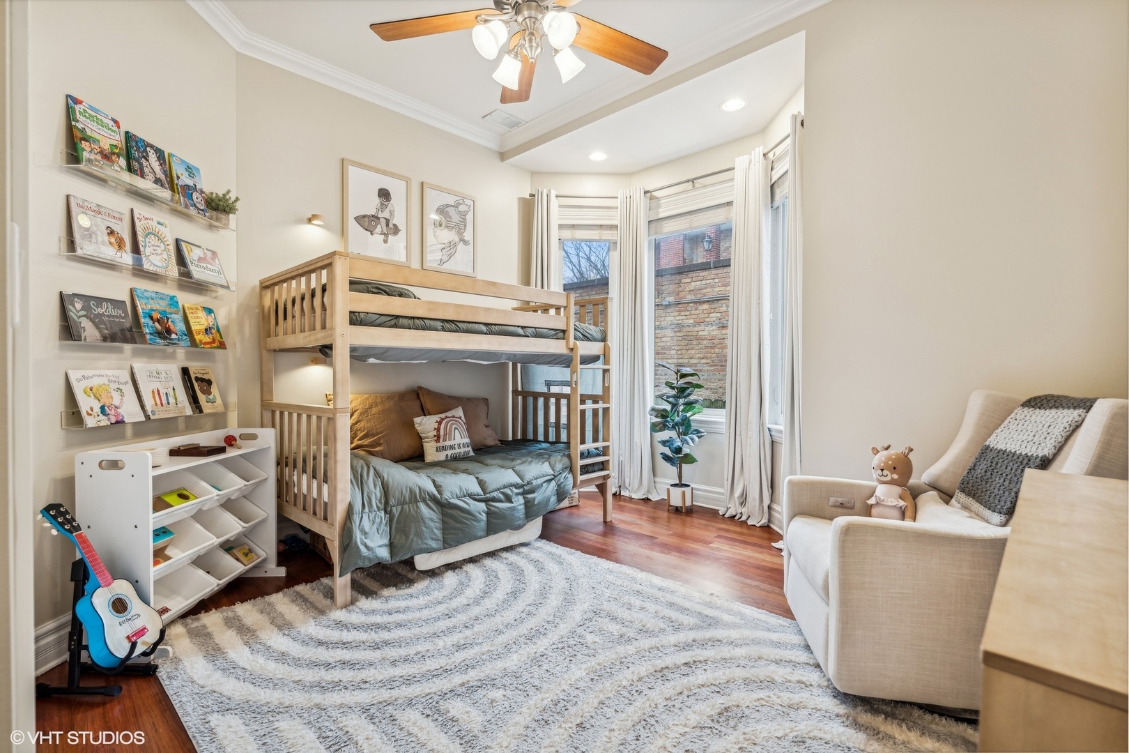 1713 W Leland Avenue Unit: 2