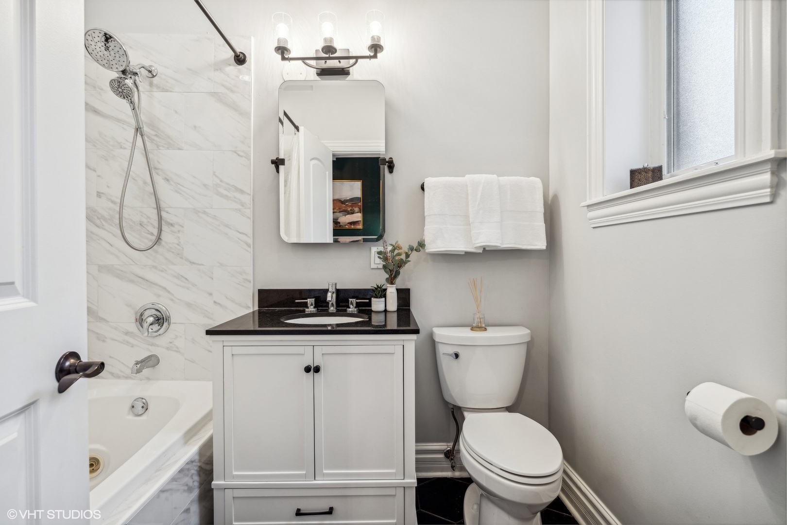 1713 W Leland Avenue Unit: 2