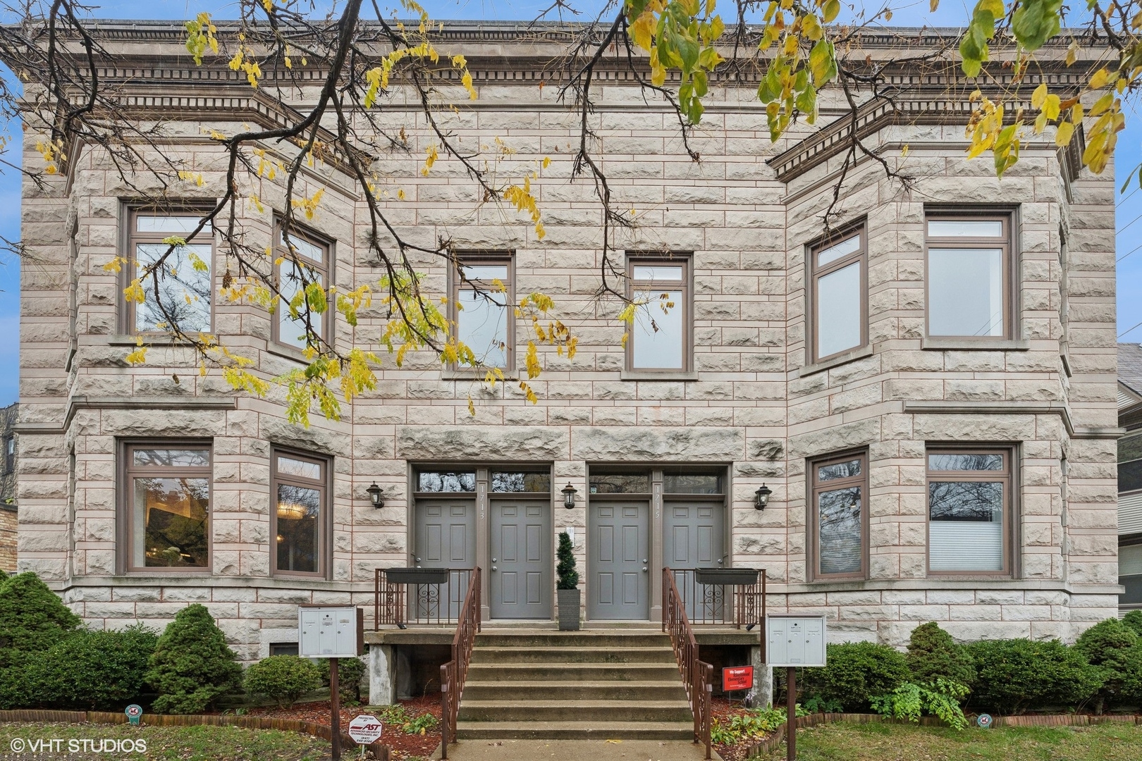 1713 W Leland Avenue Unit: 2