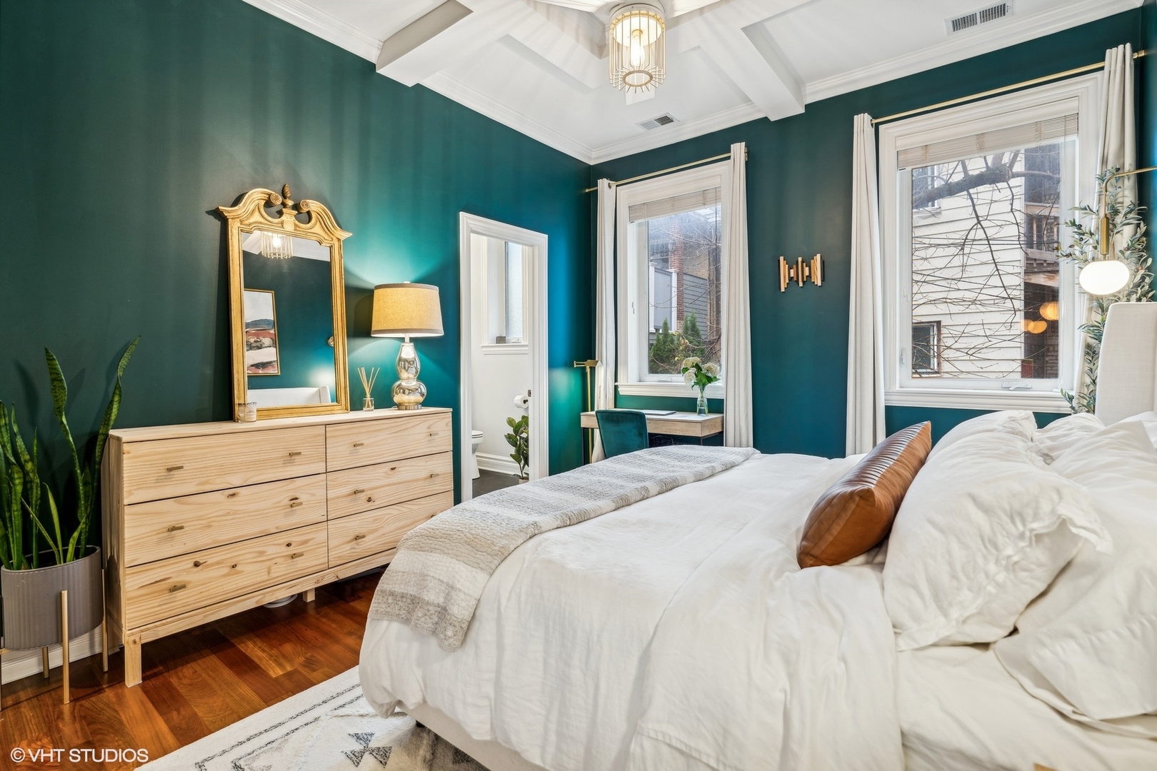 1713 W Leland Avenue Unit: 2