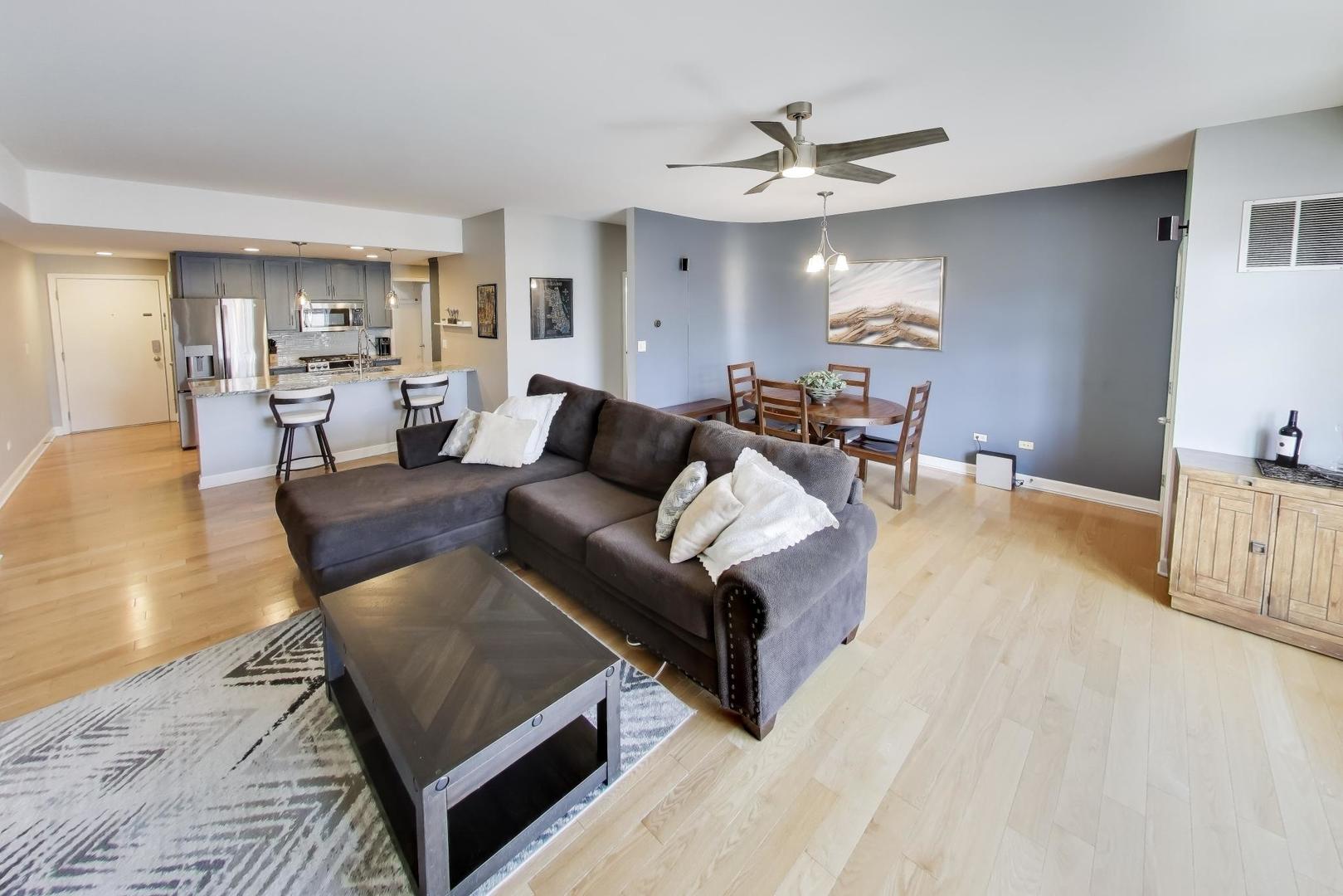 680 N GREEN Street Unit: 702