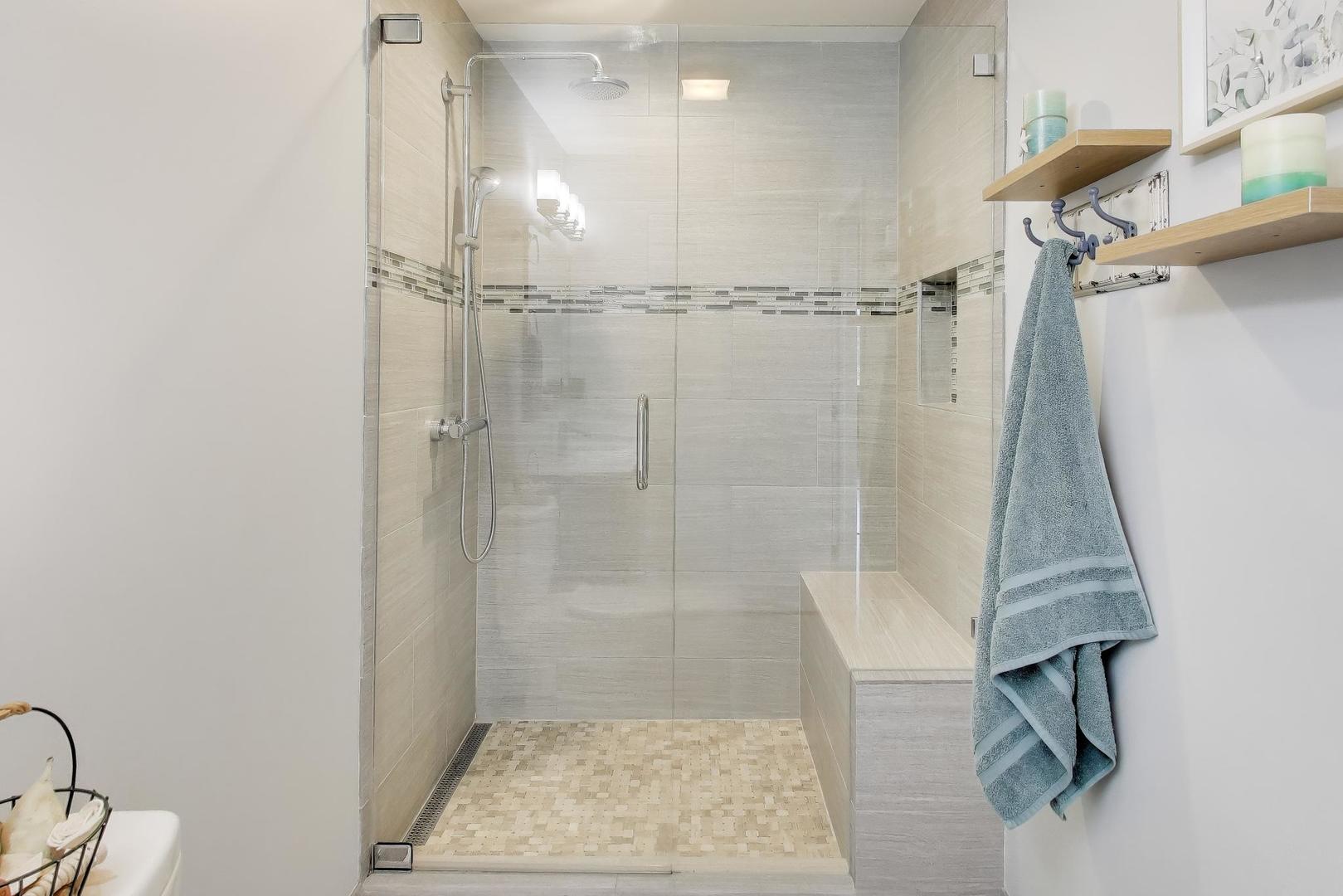 680 N GREEN Street Unit: 702
