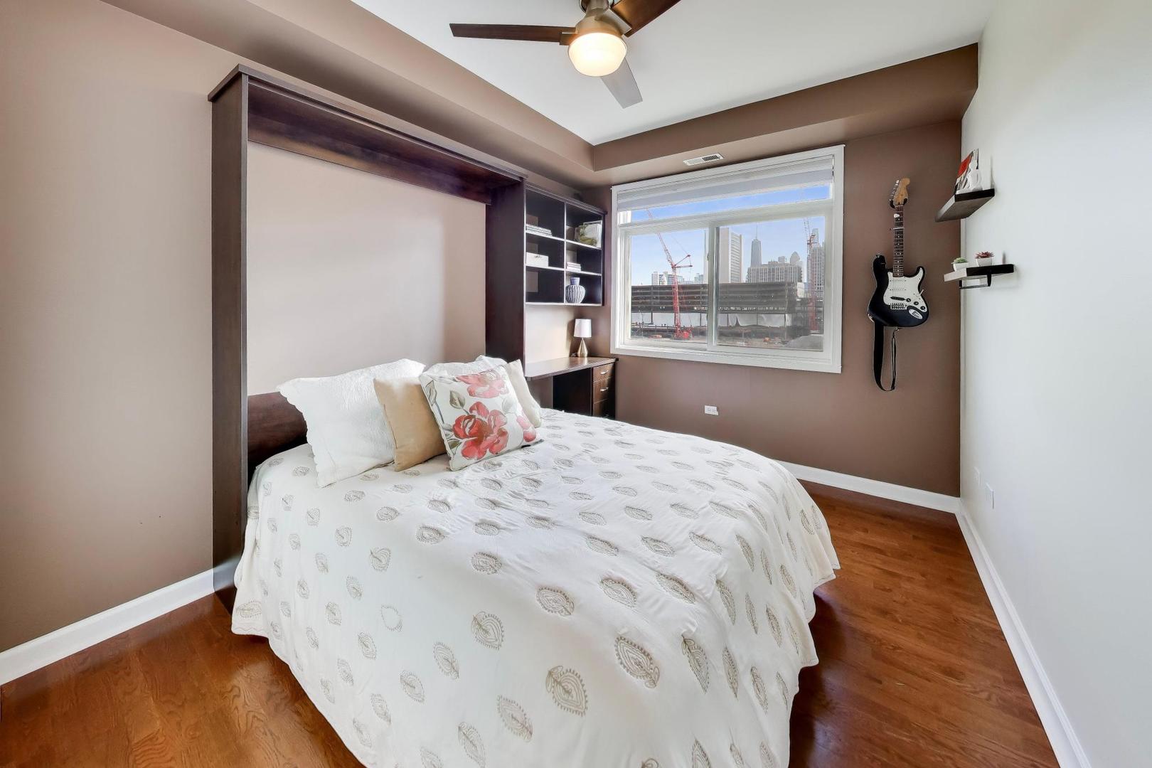 680 N GREEN Street Unit: 702