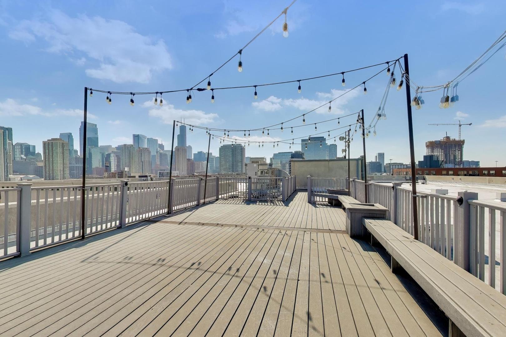 680 N GREEN Street Unit: 702