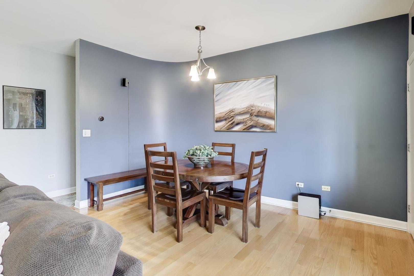 680 N GREEN Street Unit: 702
