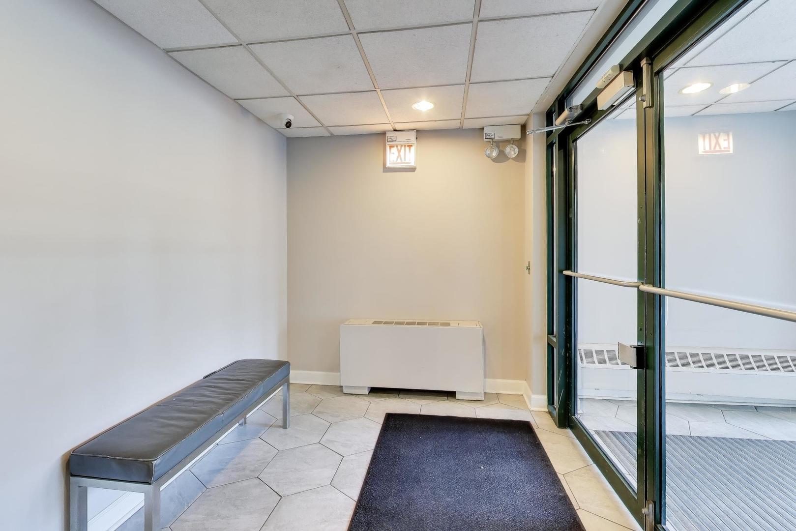 680 N GREEN Street Unit: 702