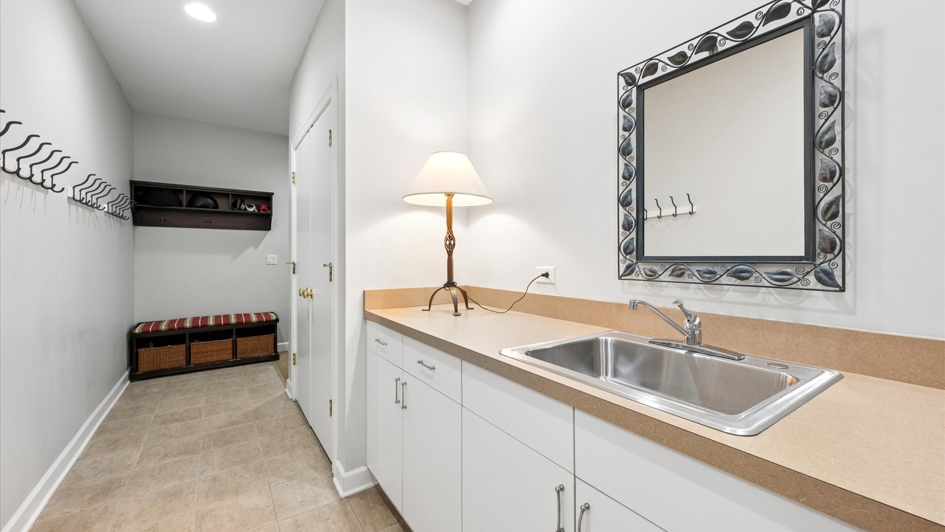 1532 W George Street