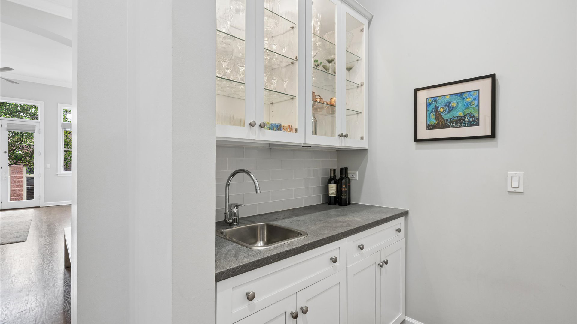 1532 W George Street