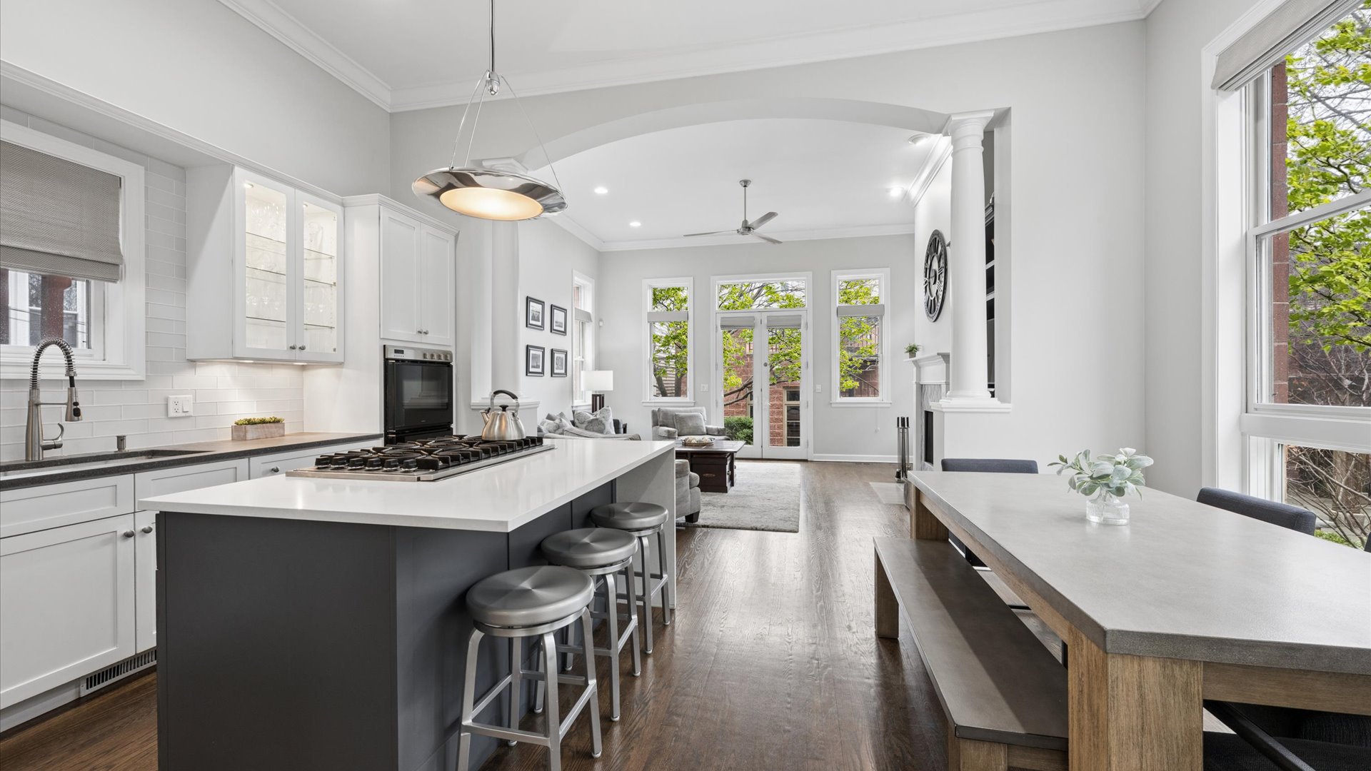 1532 W George Street