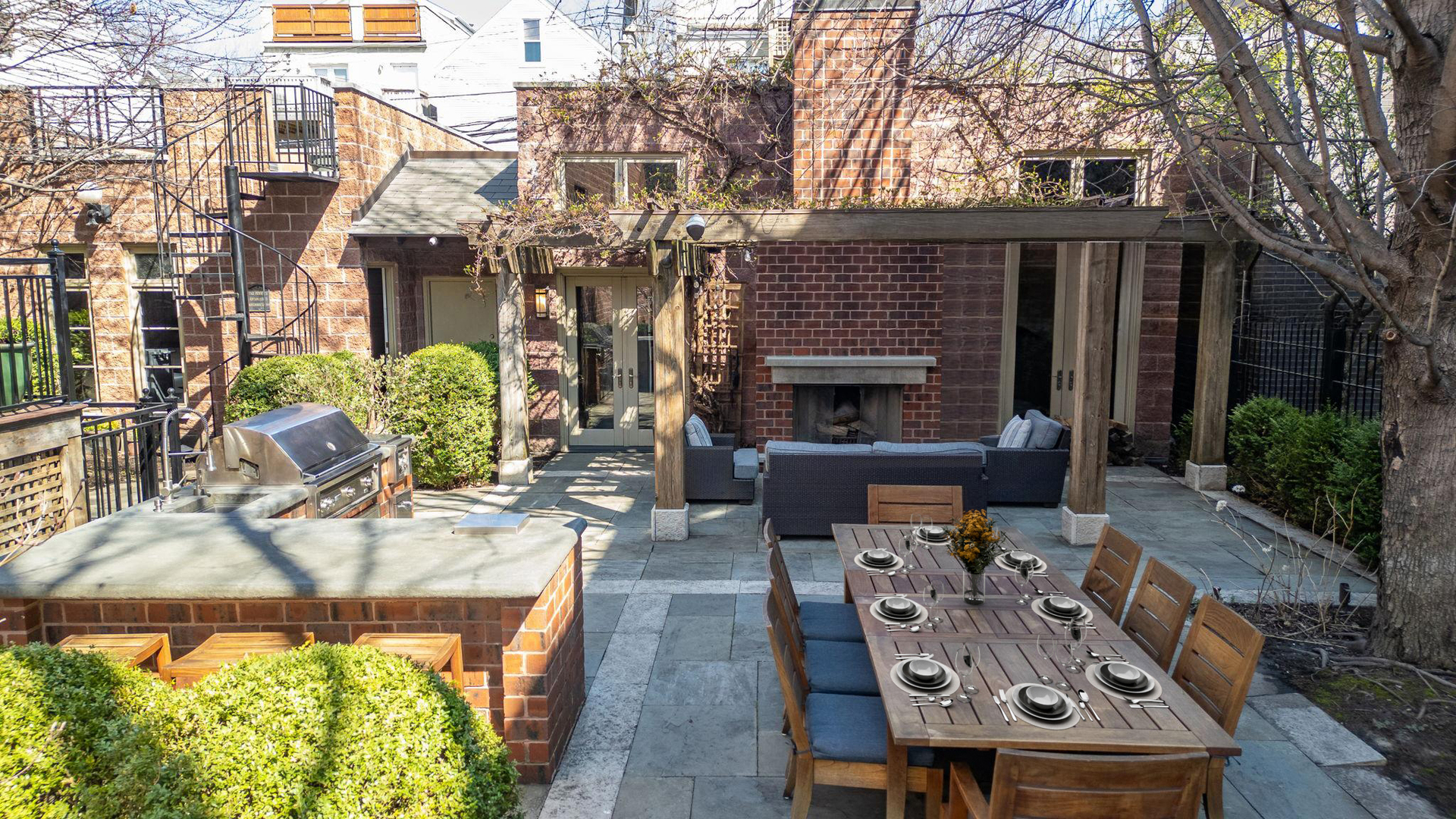 1532 W George Street