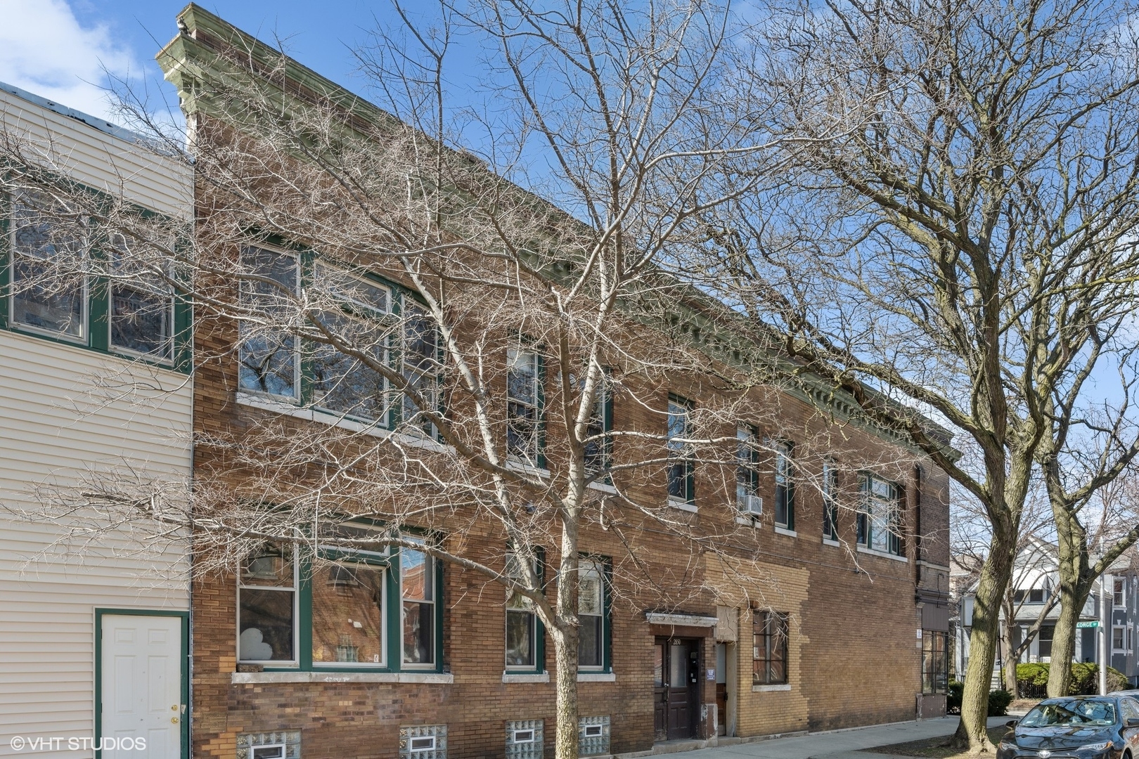 3035 W George Street Unit: 1F