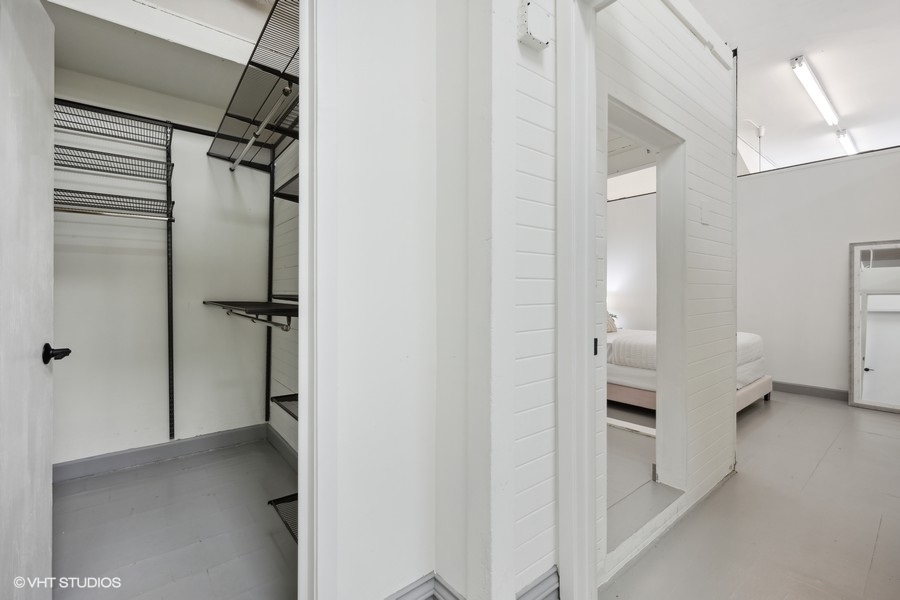 3035 W George Street Unit: 1F