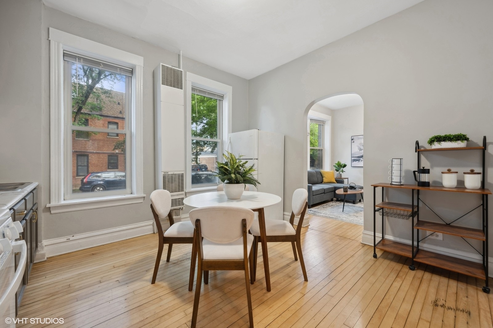 3035 W George Street Unit: 1R