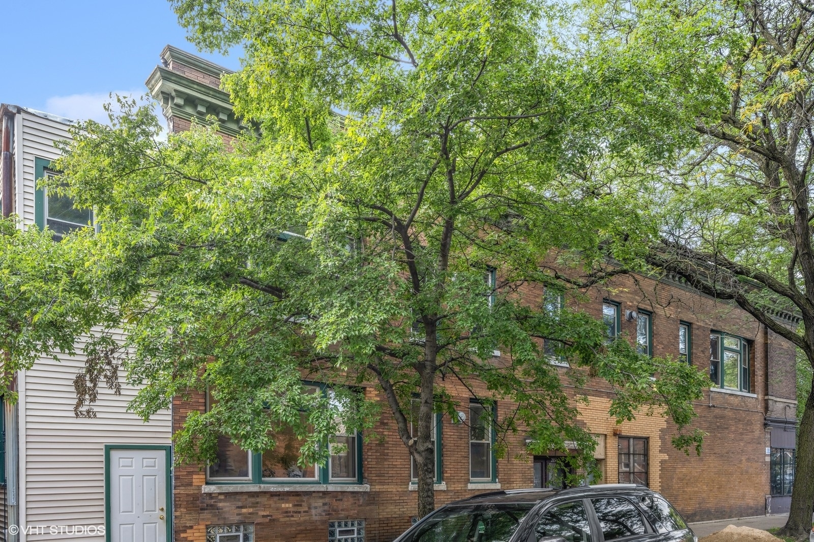 3035 W George Street Unit: 1R