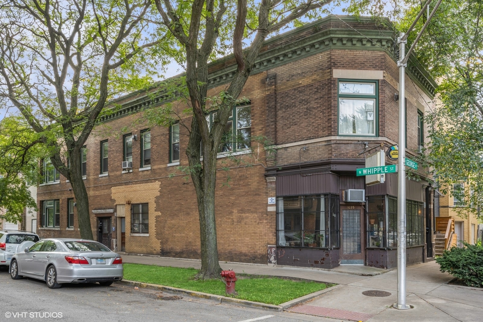 3035 W George Street Unit: 1R