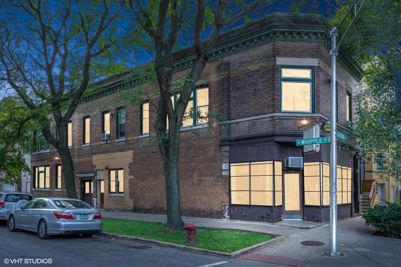 3035 W George Street Unit: 1R