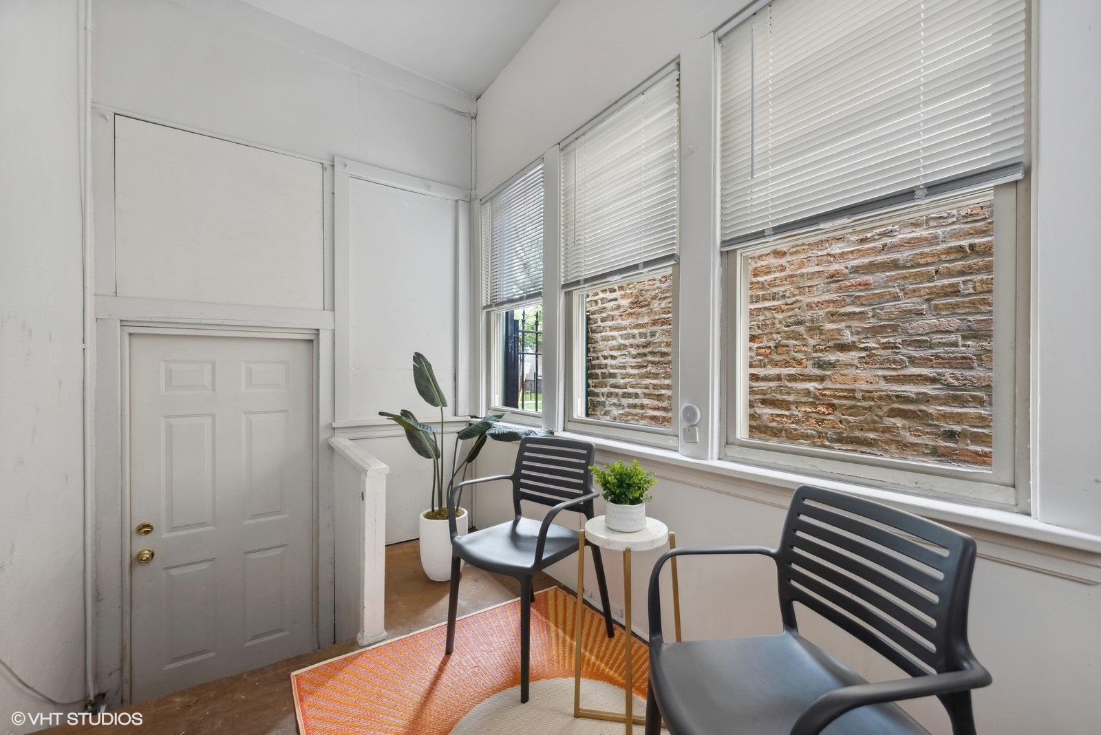 3035 W George Street Unit: 1R