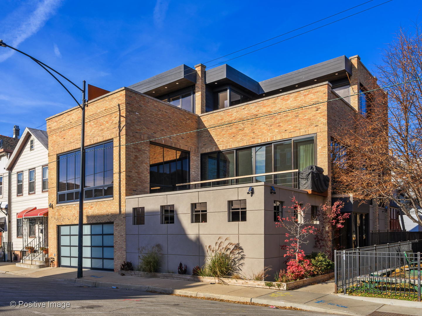1302 W Erie Street