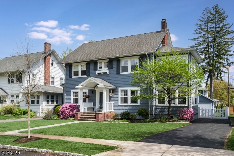 215 Montclair Ave