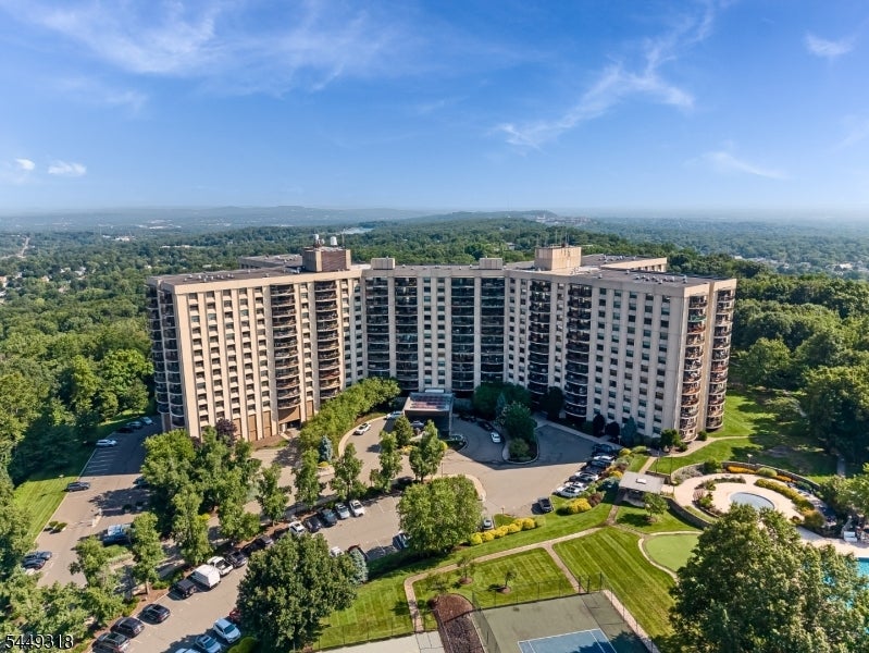 2 Claridge Dr 1NE