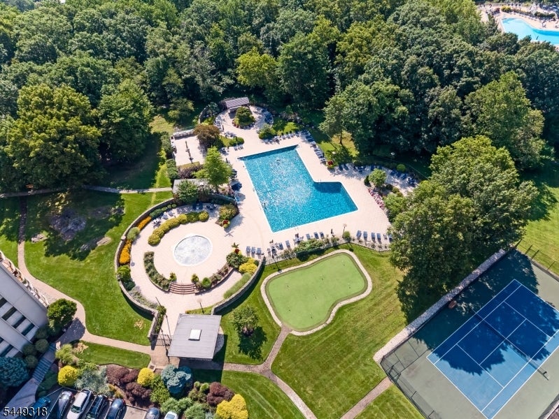 2 Claridge Dr 1NE