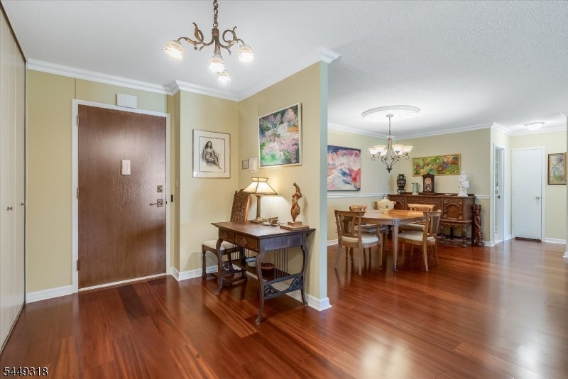 2 Claridge Dr 1NE