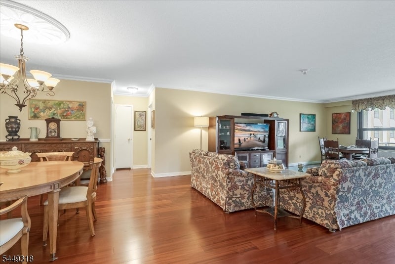 2 Claridge Dr 1NE