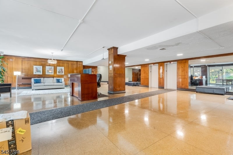 530 Valley Rd 6P